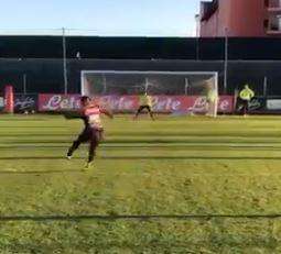 VIDEO - Il Napoli lavora sui tiri in porta, gran gol di Ounas in allenamento