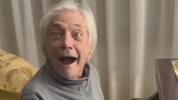"La capolista se ne va", Nino D'Angelo festeggia al piano la vittoria del Napoli