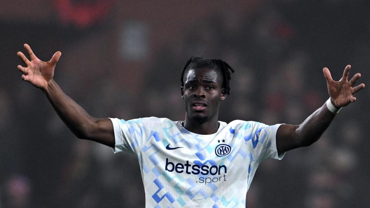 Inter, Bisseck: "Napoli favorito per lo Scudetto, ma anche noi abbiamo ottime possibilità"