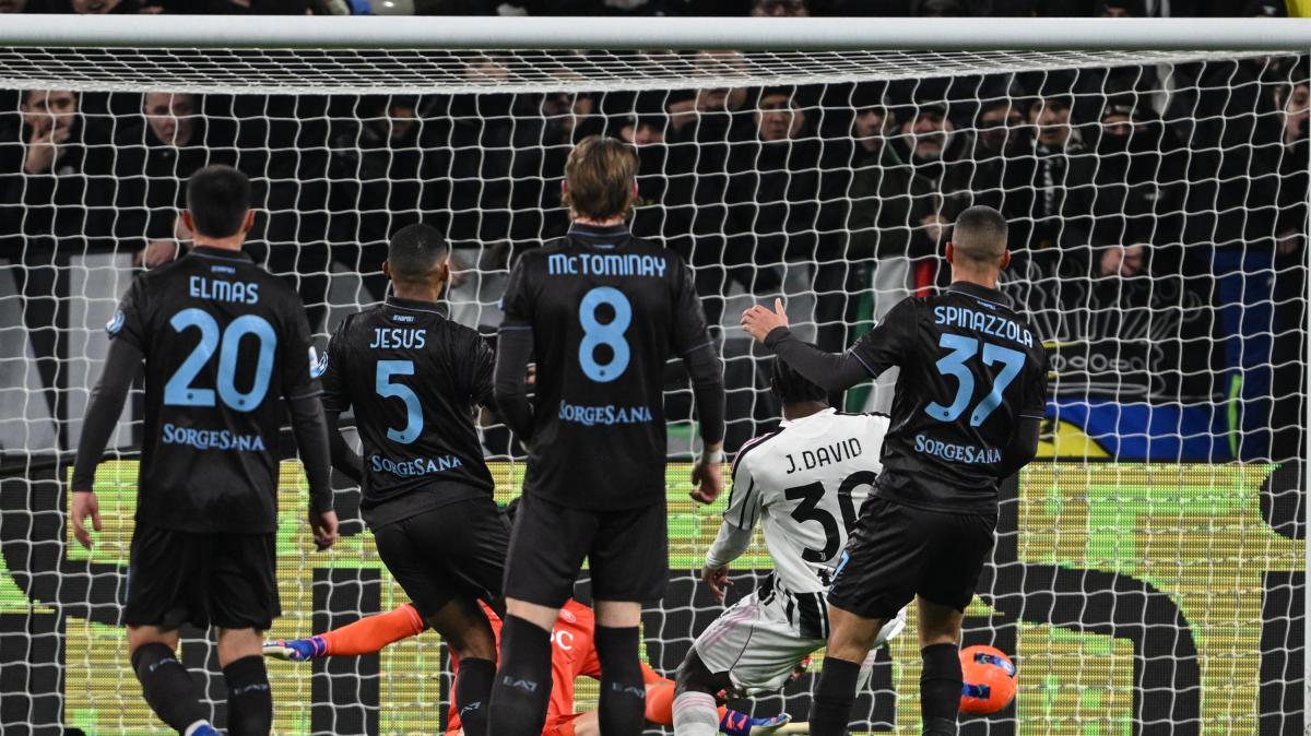 SONDAGGIO - Napoli umiliato dalla Juventus, chi salvi tra gli azzurri? Vota anche tu!