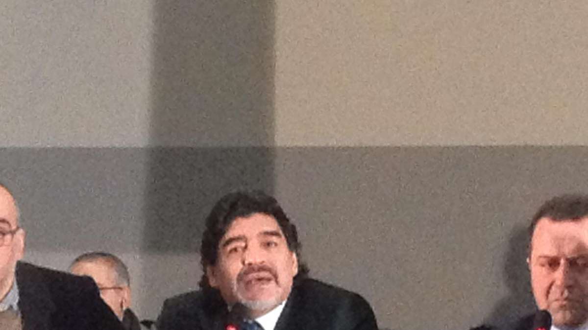 Maradona esulta per il nuovo Papa: "Appena verrò in Italia spero di poterlo incontrare"