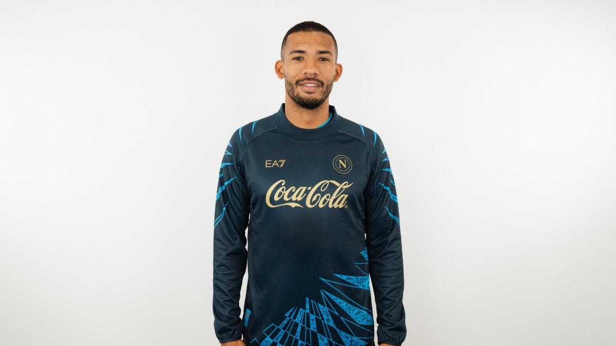 SSCNapoli, versione blu del kit pre-match disponibile sullo store: le immagini