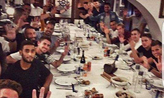 FOTO - Serata a cena per gli azzurri: i calciatori del Napoli festeggiano il compleanno di Calzona