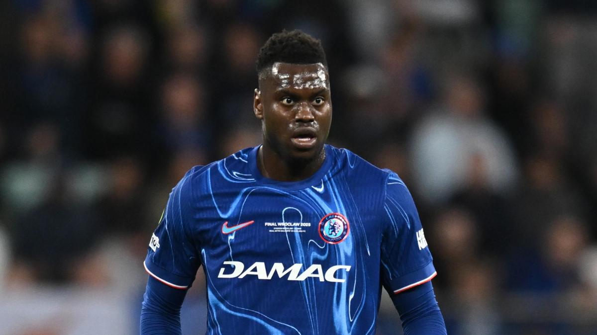 Calciomercato Napoli, Troise: "Badiashile e Tiago Gabriel le piste per la difesa"