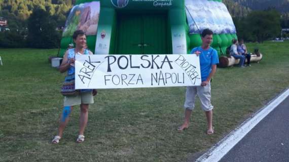 FOTO TN - Dalla Polonia per Milik e Zielinski: due tifosi a Dimaro per vedere i connazionali azzurri