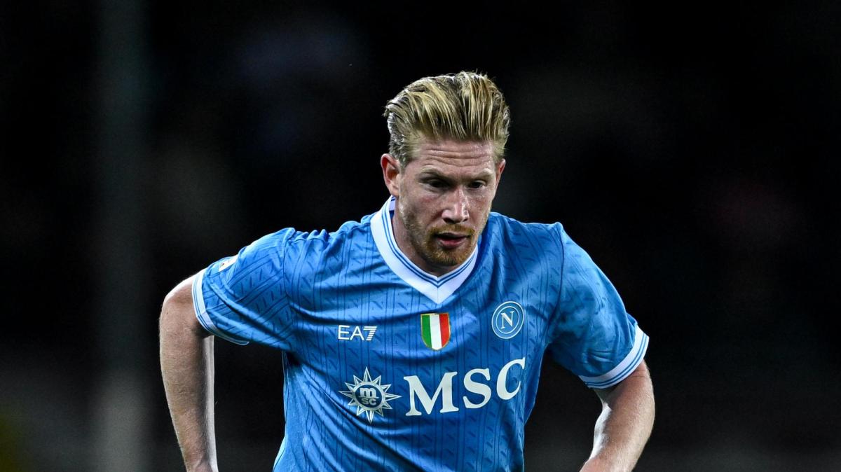 Triplo cambio per il Napoli: Conte arretra De Bruyne e passa al 4-3-3