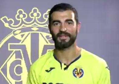 VIDEO - Albiol ufficiale al Villarreal: le prime immagini con la nuova maglia 