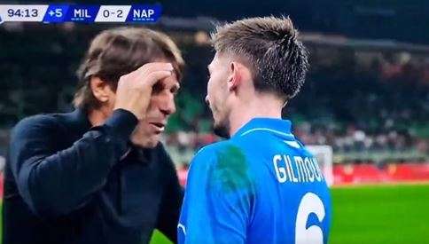 Conte scatenato: svelata la frase detta a Gilmour dopo il cambio