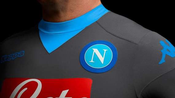 FOTO - SSC Napoli svela la seconda maglia: ecco lo scatto
