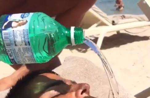 VIDEO - Cassano ed il gavettone ad Insigne: "Lorenzo aveva sete!"
