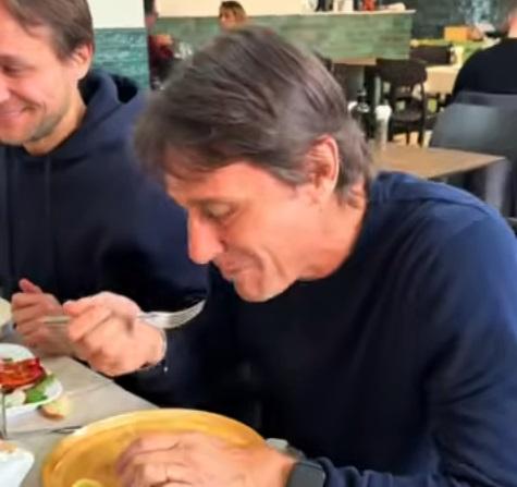 Relax in Puglia per Antonio Conte: ecco dove ha pranzato in famiglia