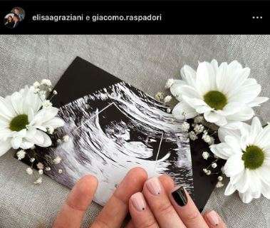 FOTO - Raspadori diventerà papà! L'annuncio sui social: "Ti aspettiamo col cuore a mille"
