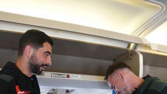 FOTO - Napoli in partenza per Ferrara: sui social gli scatti in aereo