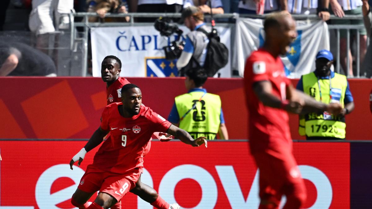Larin riprende la Bosnia: pari all'esordio per il Canada
