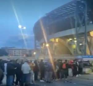 VIDEO - Al Maradona situazione tranquilla: tifosi ordinatamente in fila