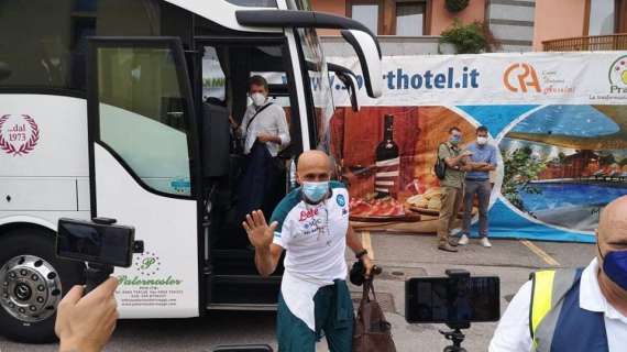 VIDEO TN - Napoli in viaggio per l'Abruzzo in bus: la partenza dal Maradona