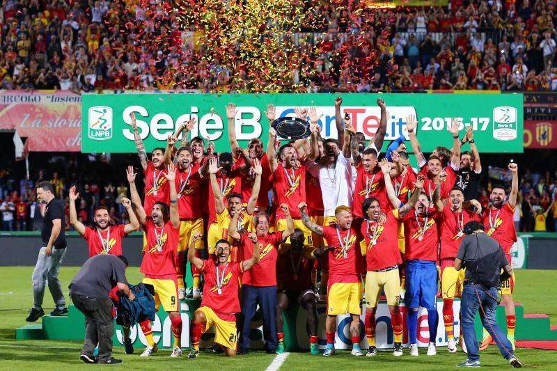 Il Benevento conquista la Serie A! Carpi battuto 1-0: esplode la festa al Vigorito!