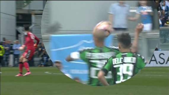 FOTO - L'immagine di Premium Sport chiarisce tutto: "Cannavaro la tocca con la testa"