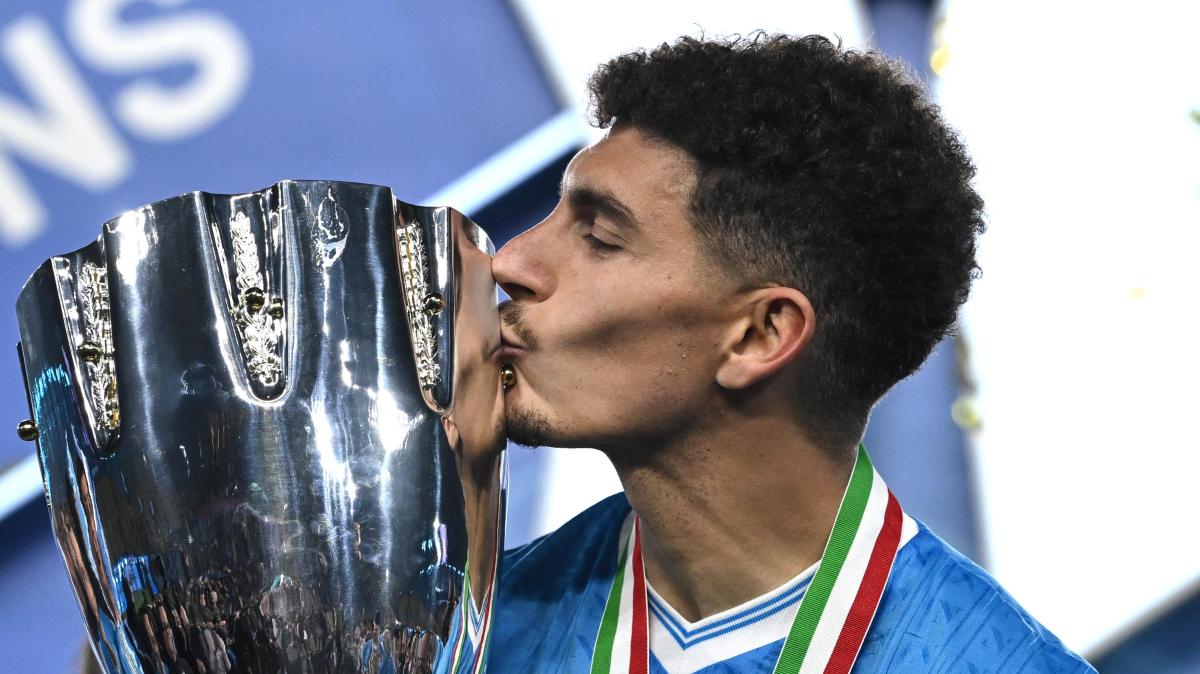 Di Lorenzo a Mediaset: "Volevamo il trofeo più degli altri! Con questo spirito diamo fastidio a tutti"