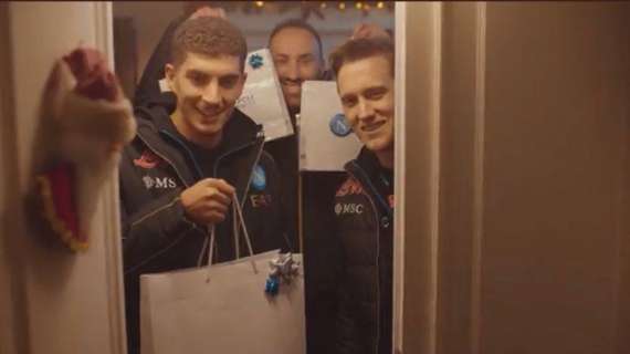 VIDEO - Fantastica clip natalizia SSCNapoli: 3 azzurri a casa di una famiglia napoletana