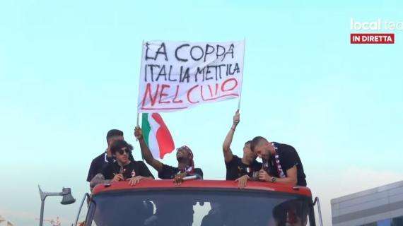 FOTO - "La Coppa Italia mettila nel c…”, striscione dei giocatori del Milan contro l’Inter