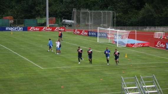 RILEGGI LIVE - Partitella a tutto campo. In gol Bogliacino e Hamsik, poi le ripetute!