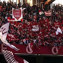 Torino-Lecce, Ultras Torino prendono d'assalto due pullman di tifosi del Lecce
