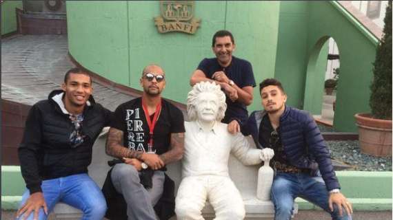 FOTO - Mattina libera per l'Inter, Juan Jesus e Felipe Melo in giro per Milano: "Che risate" 