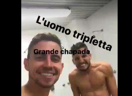 VIDEO - Bagno ghiacciato per Mertens e Jorginho, esilarante scambio di battute: "Maronna mia..."