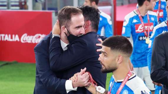 "Parla di Napoli, Juve e Real come un maestro di scuola", l'allenatore elogia Higuain