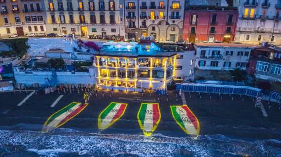 Festa Scudetto, lo spettacolo di Posillipo: proiettato sulla spiaggia il 4° Scudetto