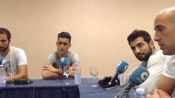 Cadena Cope a C.Volturno, Benitez: "Vogliamo fare la storia", Higuain: "Napoli scelta giusta", Callejon e Reina: "Felici se vinciamo"