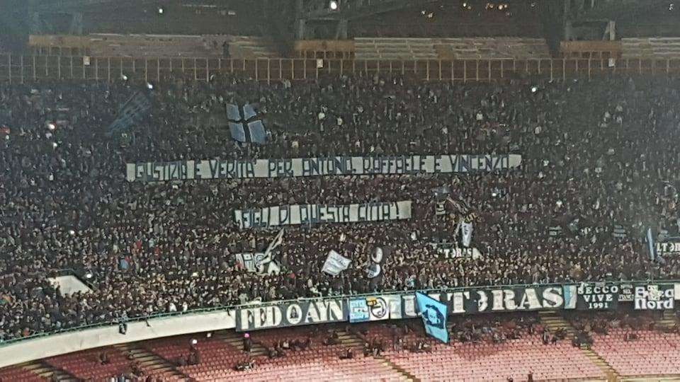 FOTO - In Curva B appello per i napoletani scomparsi in Messico: "Giustizia e verità, figli di questa città!"