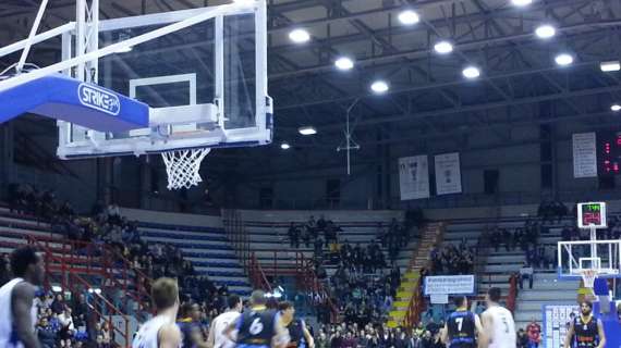 Basket, Napoli vince ancora: battuta Latina in trasferta