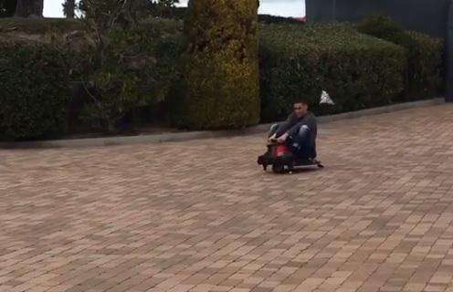 VIDEO - Callejon scatenato in vacanza, la moglie lo mostra su Instagram: "Come un bambino!"
