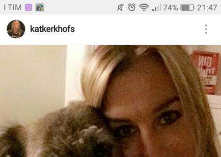 FOTO - Kat, segnali distensivi: lady Mertens pubblica uno scatto col cane che era rimasto con Dries