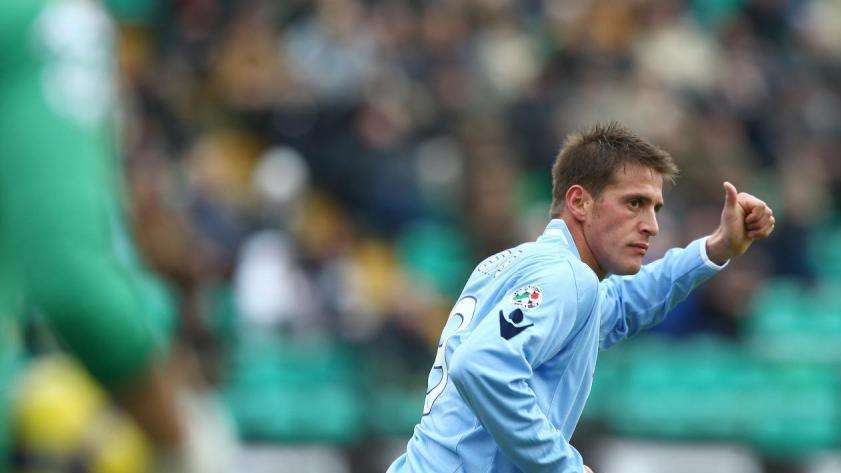 29 ottobre, Oggi Avvenne: la Ssc Napoli ricorda il 3-0 alla Reggina con la tripletta di Denis