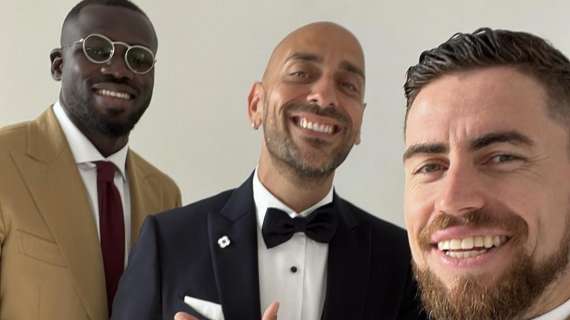 FOTO – Koulibaly e Jorginho testimoni speciali al matrimonio di Decibel Bellini