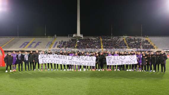 I bambini che accompagnano le squadre esprimono il loro pensiero per Bove in Fiorentina-Empoli