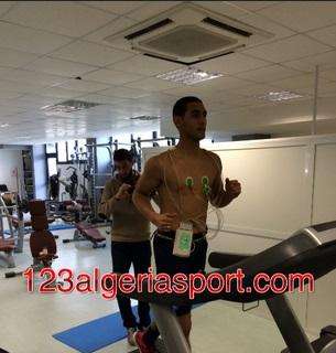 FOTO – Ghoulam al Napoli, l’esterno svolge le visite mediche a Castel Volturno