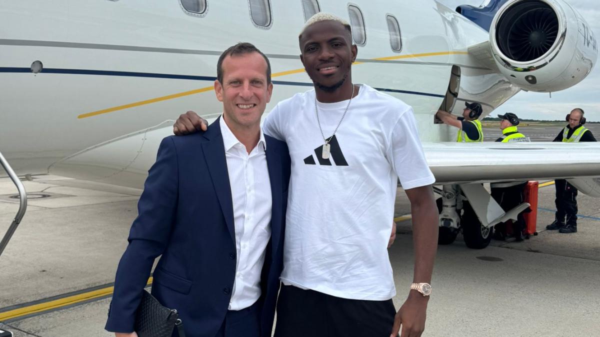 Osimhen-Galatasaray, l'intermediario: "Oltre 2h in aeroporto, c'erano problemi col contratto del Napoli"