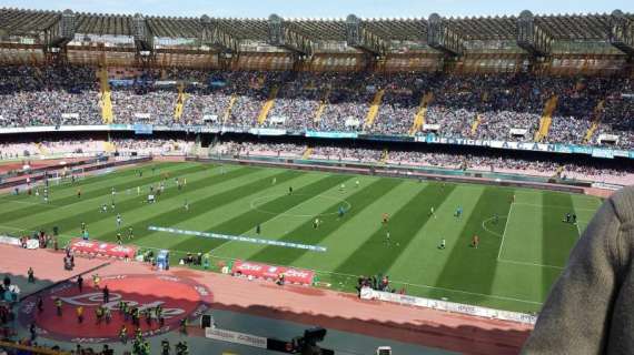 Sfida a colpi di cori al San Paolo: da "Vesuvio lavaci col fuoco" a "l'anno prossimo giochi di sabato"
