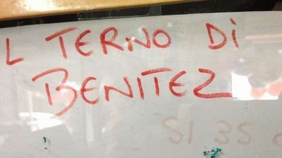 FOTO - A Napoli si gioca il "terno Benitez": le sostituzioni dello spagnolo invadono le ricevitorie