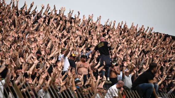 Divieto per residenti in Campania non frena i napoletani: settore ospiti Sold Out a San Siro