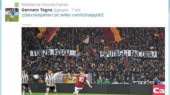 FOTO - Striscione vergognoso dei tifosi romanisti: "Forza Kevin, sputagli ancora!"