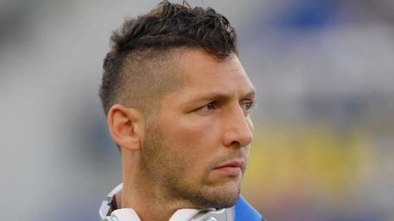 Altra provocazione di Materazzi alla Francia: foto con la statua che ritrae la "Testata" di Zidane
