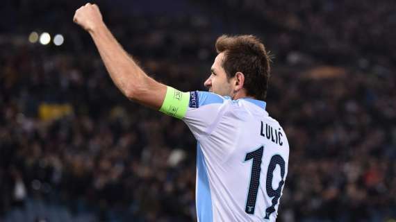 Europa League, i risultati al 45': pareggia la Lazio in casa, show dell'Arsenal