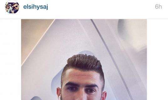 FOTO - Hysaj, primo selfie in azzurro sul volo per raggiungere Nizza