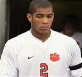 Milan, brutto infortunio per Onyewu: 4 mesi fermo
