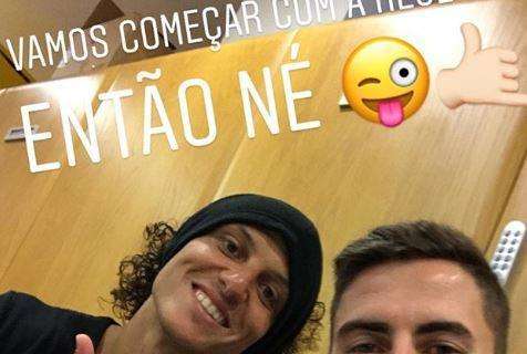 FOTO - Il primo scatto social di Jorginho da Londra: selfie con David Luiz